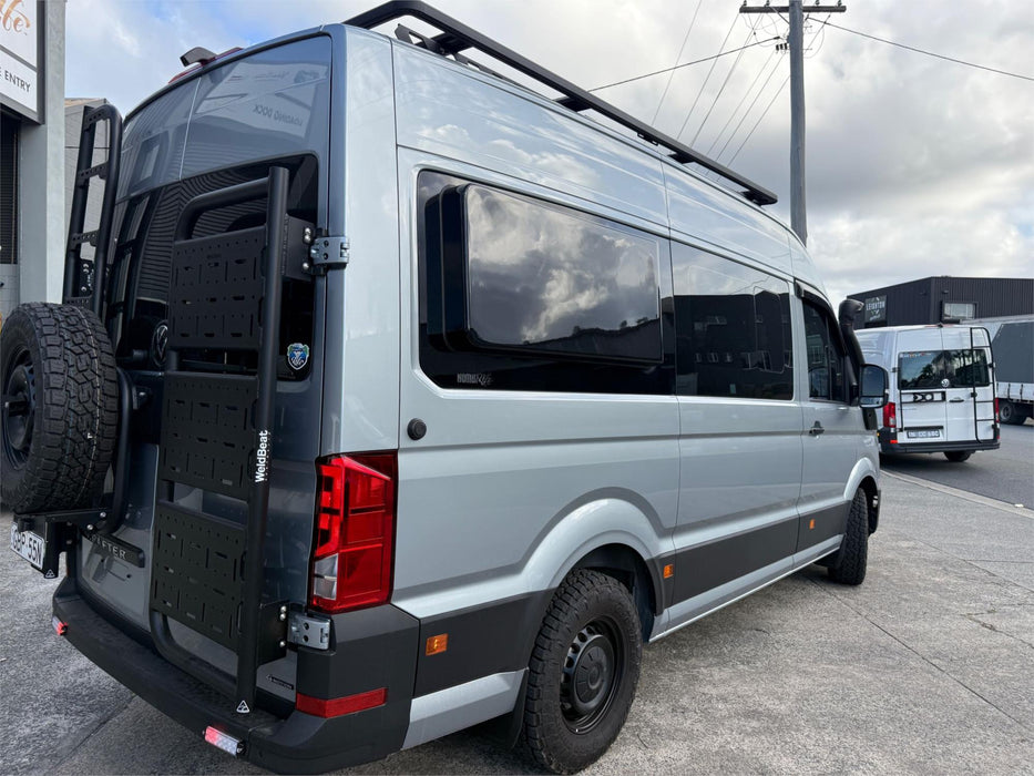 2025 4MOTION VOLKSWAGEN CRAFTER TDI410 MWB 3.88t - OYSTER SILVER METALLIC [USED]