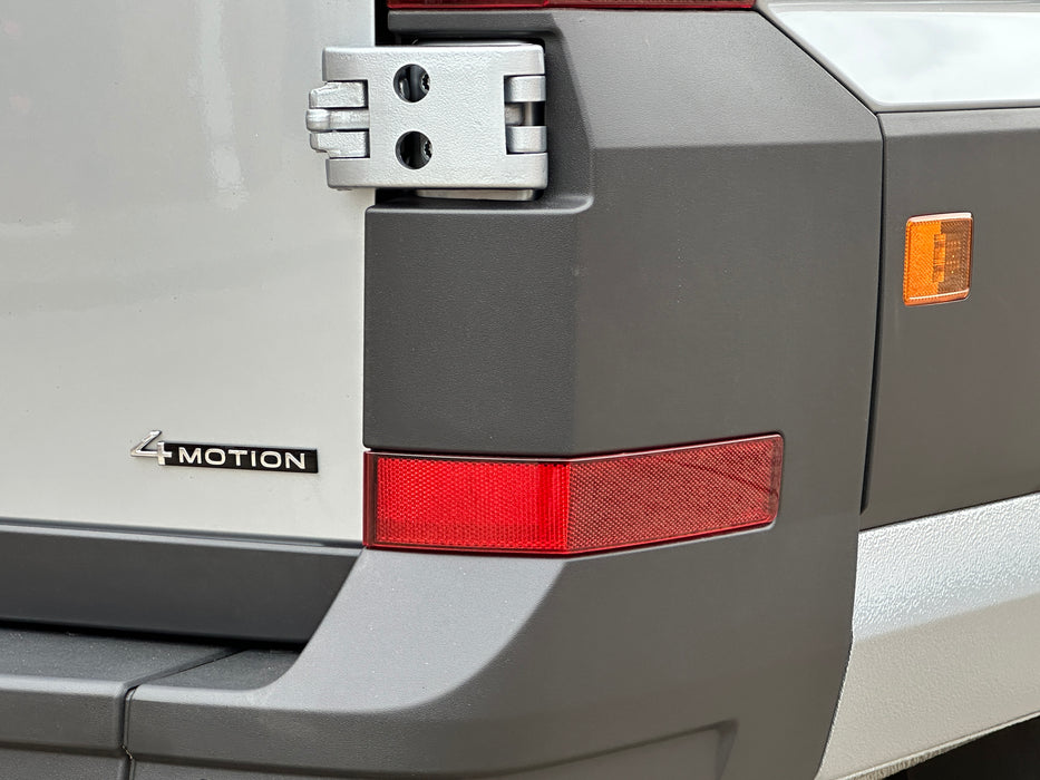 2025 4MOTION VOLKSWAGEN CRAFTER TDI410 MWB 3.88t - OYSTER SILVER METALLIC [NEW]