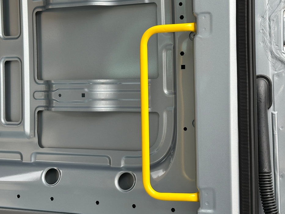 2025 4MOTION VOLKSWAGEN CRAFTER TDI410 MWB 3.88t - OYSTER SILVER METALLIC [NEW]