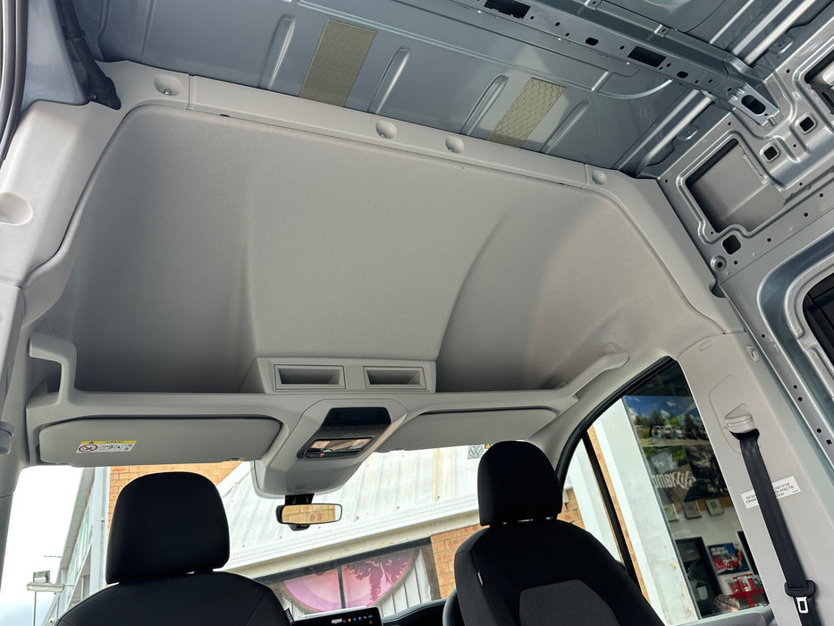 2025 4MOTION VOLKSWAGEN CRAFTER TDI410 MWB 3.88t - OYSTER SILVER METALLIC [NEW]