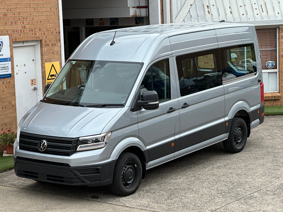 2025 4MOTION VOLKSWAGEN CRAFTER TDI410 MWB 3.88t - OYSTER SILVER METALLIC [NEW]