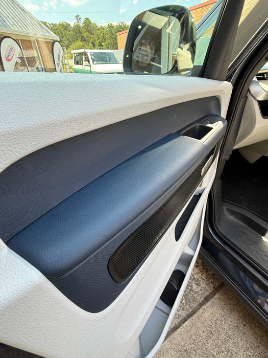 2025 VOLKSWAGEN ID BUZZ PRO LWB CANDY WHITE/STARLIGHT BLUE METALLIC