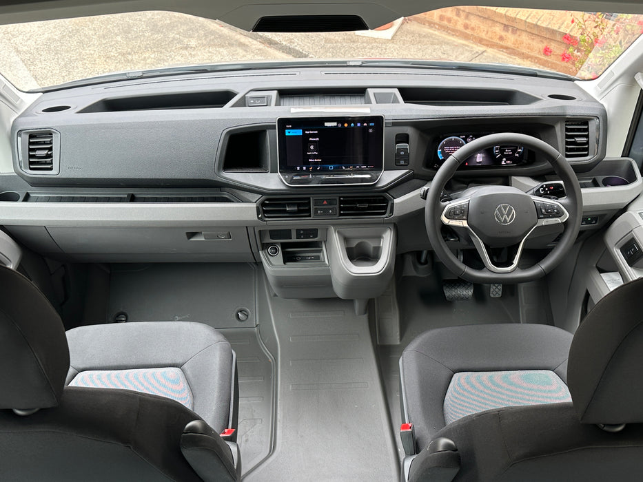 2025 4MOTION VOLKSWAGEN CRAFTER TDI410 MWB 3.88t - OYSTER SILVER METALLIC [NEW]