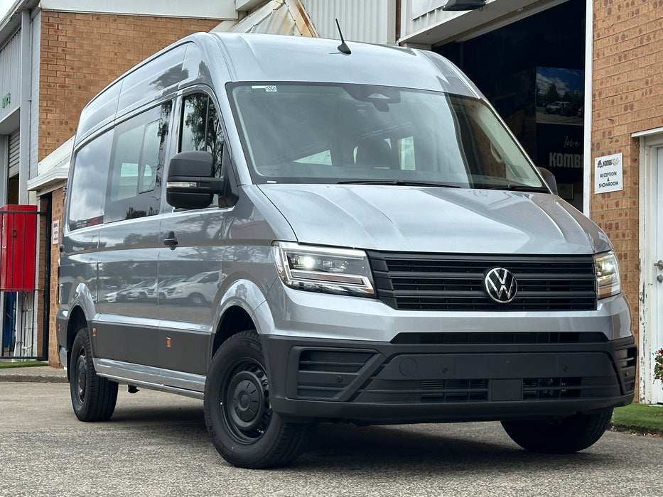 2025 4MOTION VOLKSWAGEN CRAFTER TDI410 MWB 3.88t - OYSTER SILVER METALLIC [NEW]