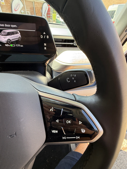 2025 VOLKSWAGEN ID BUZZ PRO LWB CANDY WHITE/STARLIGHT BLUE METALLIC