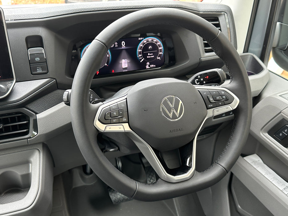 2025 4MOTION VOLKSWAGEN CRAFTER TDI410 MWB 3.88t - OYSTER SILVER METALLIC [NEW]