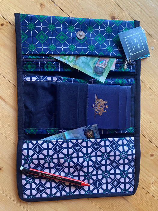 KUMI Travel Wallet