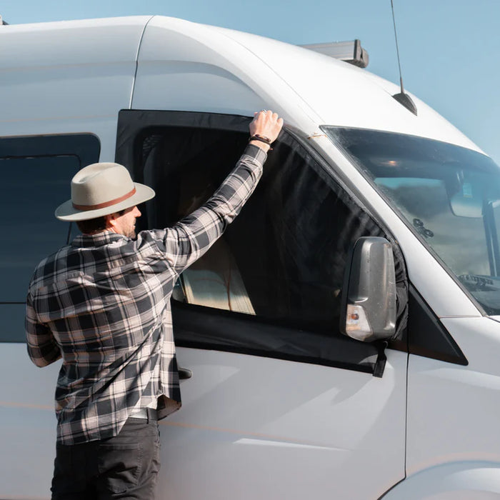 Living in a Bubble Universal Magnetic Front Window Fly Screens - For Cars and Vans - Single Fixation Point Wing Mirrors