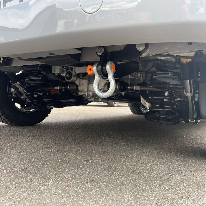 Rear Recovery Towing Eyes with Ω-Shackles – VW T7 Transporter / Ford Transit Custom V710 / Ford Tourneo 2023+ (With Counter Plates)