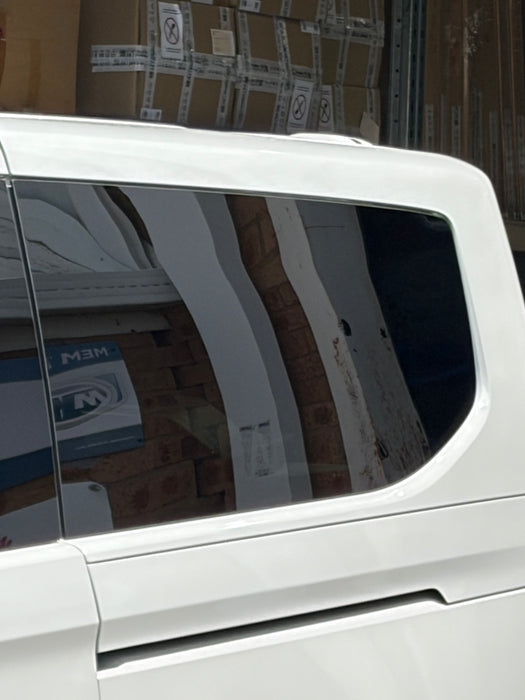 Fixed Window REAR LEFT - LWB - VW T7 Transporter / Ford Transit Custom V710