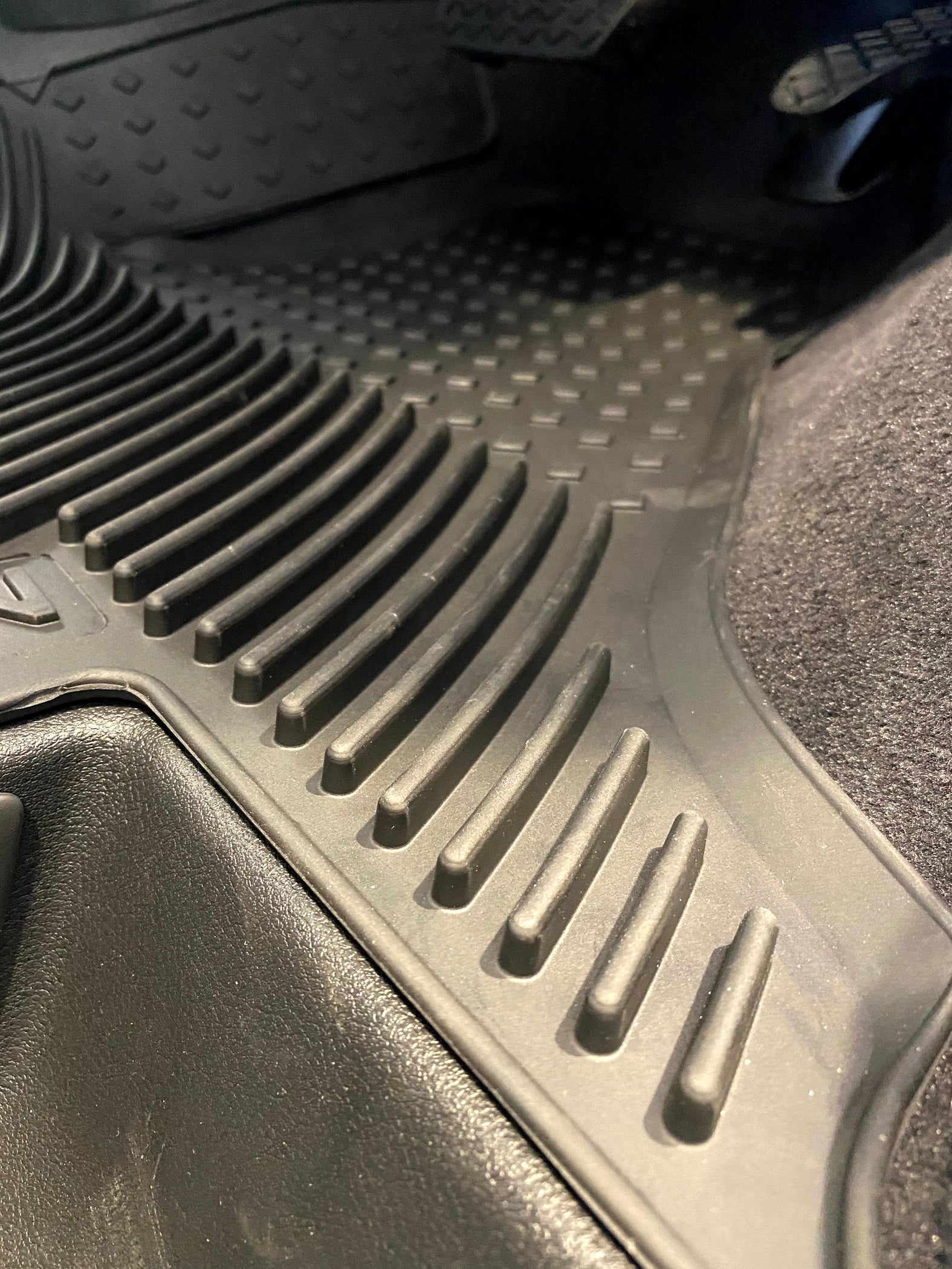 Rubber Floor Mats (Genuine) for VW Multivan / California / Caravelle T6