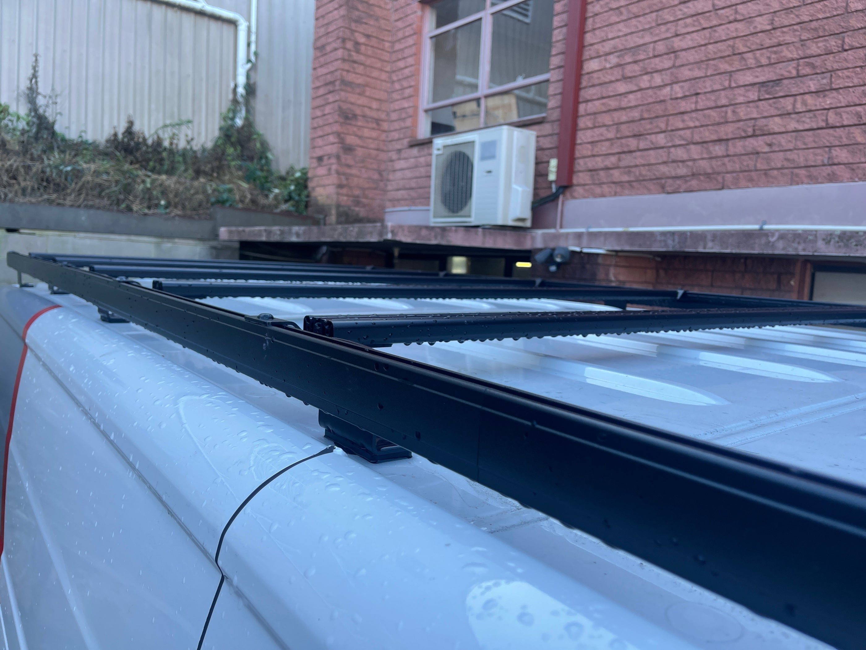 Front Runner Volkswagen Crafter 2017+ SLIMPRO Van Roof Rack Kit